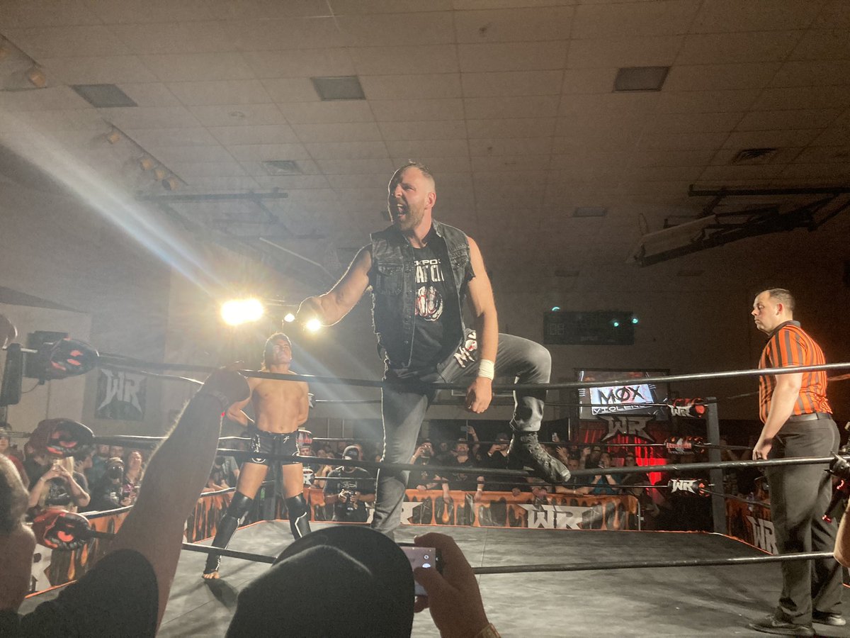 markkreutzer42's tweet photo. A few of my favorite pics of new AEW Interim World Champion Jon Moxley that I took at @PWRevolver #StrangerTHANGS a few weeks ago
(Please forgive my terrible camera) https://t.co/VM6KMz6Yin