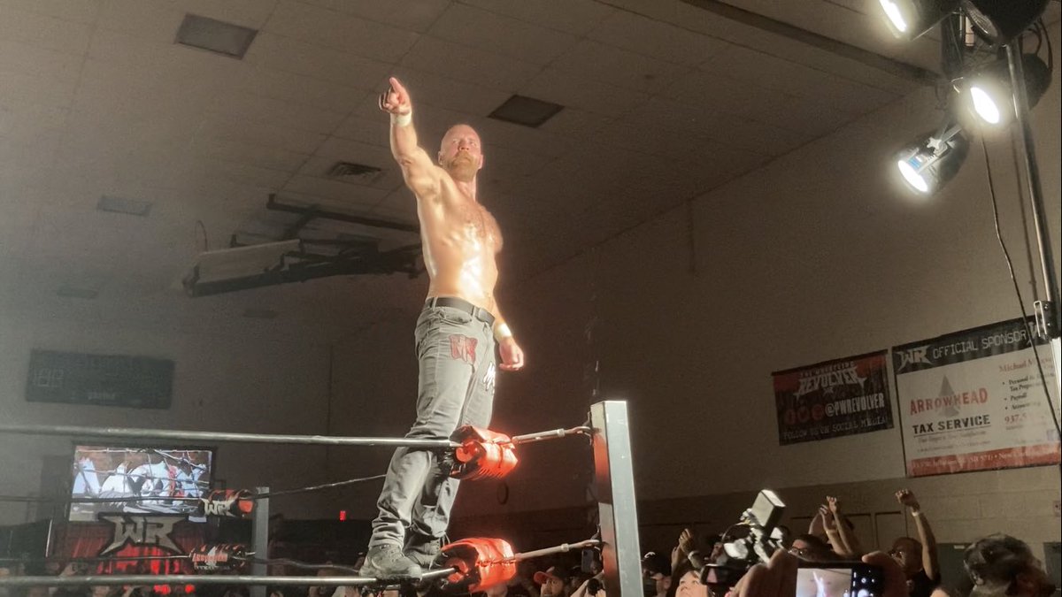 markkreutzer42's tweet photo. A few of my favorite pics of new AEW Interim World Champion Jon Moxley that I took at @PWRevolver #StrangerTHANGS a few weeks ago
(Please forgive my terrible camera) https://t.co/VM6KMz6Yin