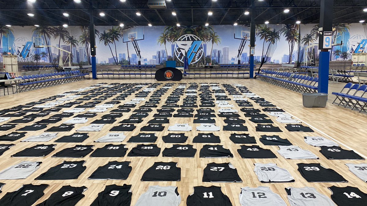 🏀 Camp SZN ✈️

Mon-Tues: CEC of Louisville
📍Louisville, KY
Weds: Prep Bound 
📍Boston, MA
Sat: NextUp Recruits Elite Camp
📍Lexington, KY