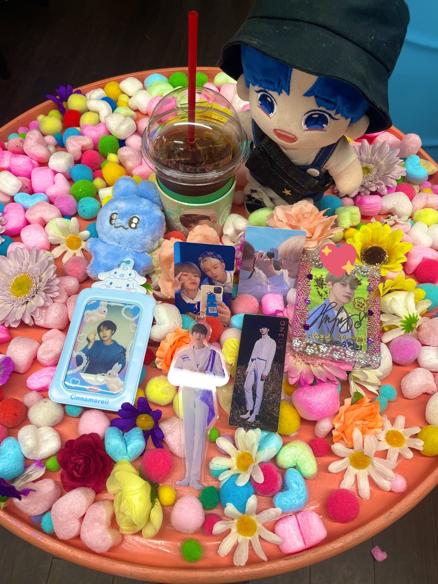 5112___krmarus_'s tweet photo. 今日(27日)は鶴橋と心斎橋へ💕

ゴニちゃんのセンイルカプホもらいに…と、ゴニちゃんへのソンムルの追加でオーダー物を🥰
ただ、専門の店員さんが居なくて注文になったけど、通常1週間かかるとこを7/2着でやってくれるってことでありがたい🎶
あと別オーダーも🤭🤭
@honma2chicken 
@KPOPcafe_COLORS https://t.co/eqtBBK8ZK2
