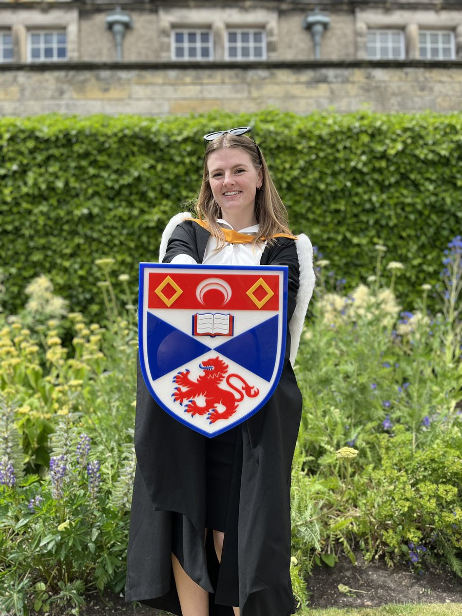 CaitlinSnook's tweet photo. #saintsgraduation https://t.co/xdpjyazNwi