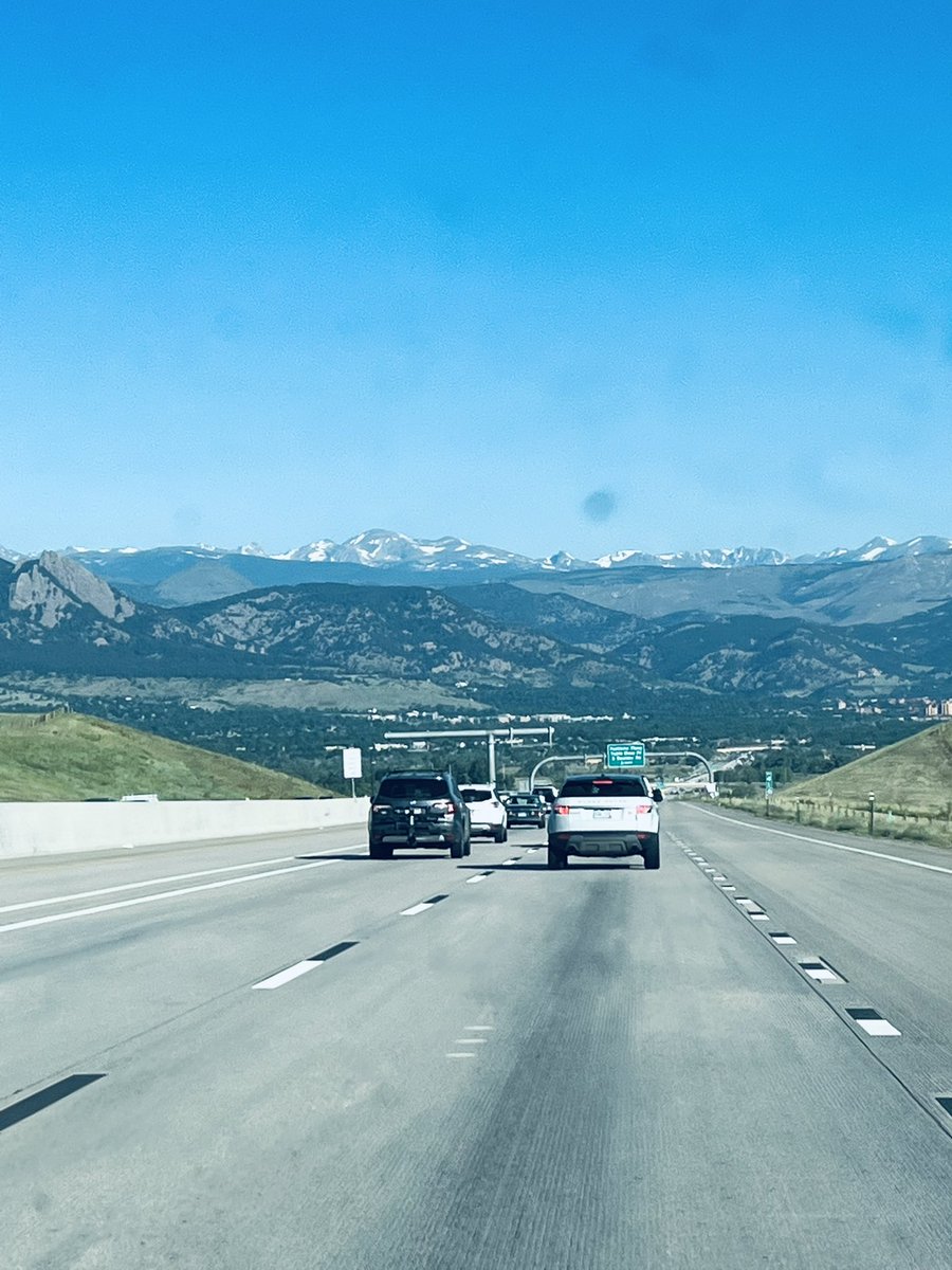 c_lu_lu's tweet photo. It’s a beautiful commute to LILL! Welcome emerging leaders to Colorado! We are so excited @actfl chose our beautiful state. Can’t wait! #LILL #Leadingwithlanguages #LILL4life https://t.co/Lkm6mGzXkf