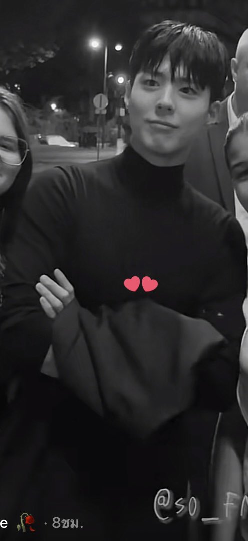 hySam__'s tweet photo. Sesoft ini mas bogum😭after dinner party dia kasih jas dia ke Lisa.maybe biar lisa ga trll risih waktu lwt kerumunan/wkt buat duduk pas makan biar nutup tuh paha.Mas bogum😭syg kamu bnyk"❤️🥰😭

#LISAXCELINE 
#ParkBoGumXCELINE 
#TAEHYUNGxCeline 
#ParkBoGum https://t.co/Q40T04DTMQ