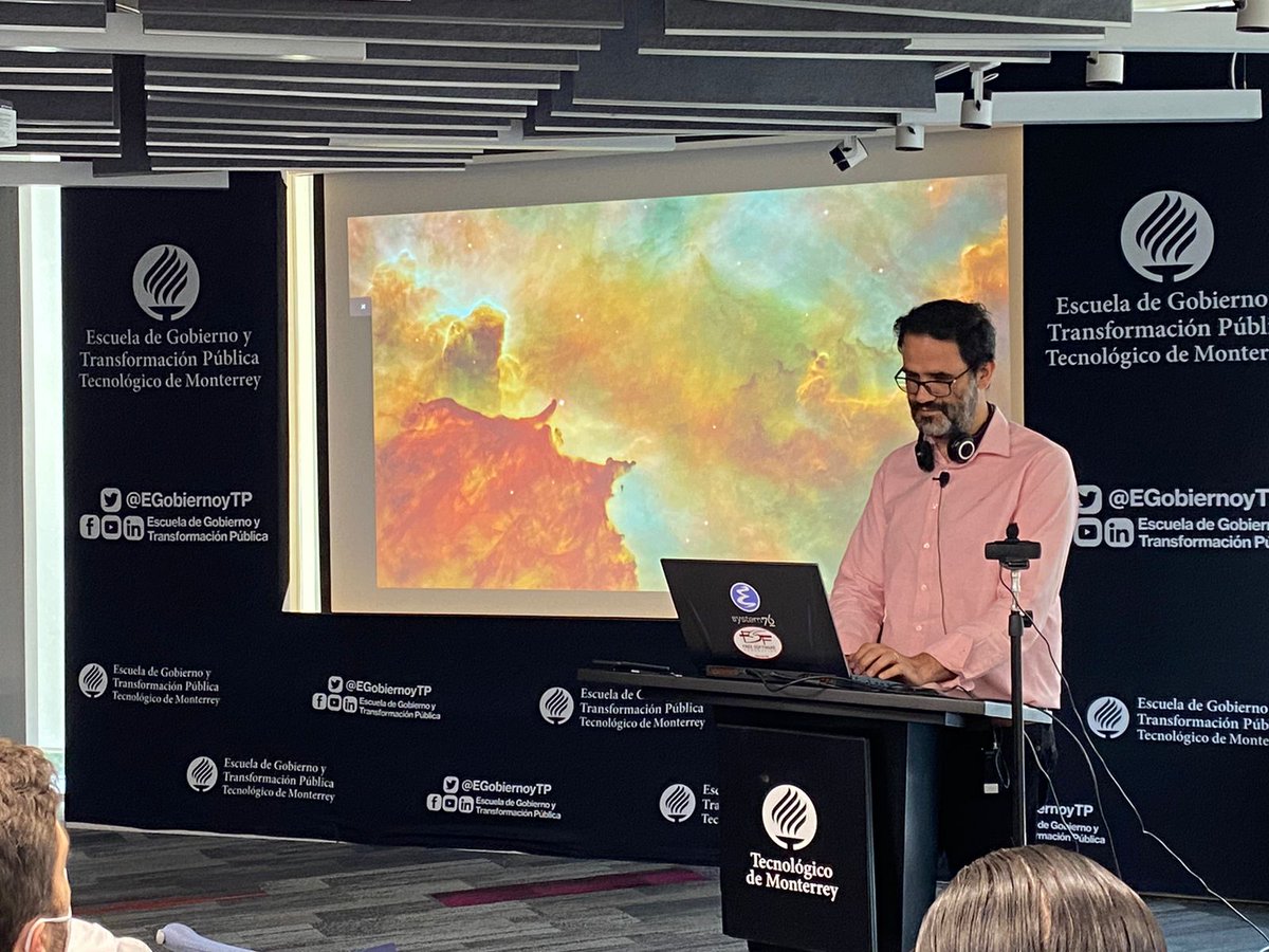 thedatapub's tweet photo. ¡Hola comunidad! 🍻 Aquí les compartimos algunas imágenes del evento de junio con el Dr. Adolfo @nano_unanue en @EGobiernoyTP, muchas gracias por acompañarnos y nos vemos en la siguiente edición el mes de julio 📌 y pueden revivir la transmisión en YouTube https://t.co/Rd5SEf76En https://t.co/uOsdRF583V