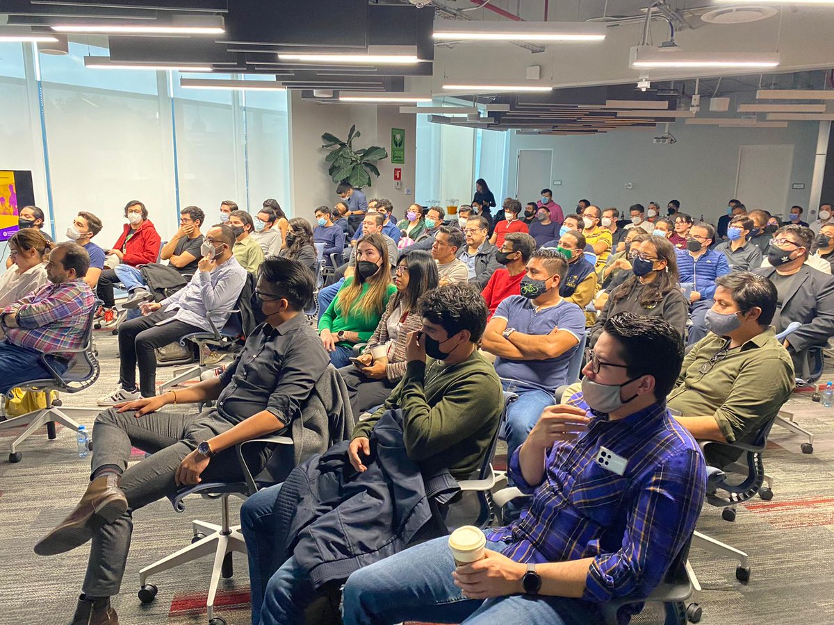 thedatapub's tweet photo. ¡Hola comunidad! 🍻 Aquí les compartimos algunas imágenes del evento de junio con el Dr. Adolfo @nano_unanue en @EGobiernoyTP, muchas gracias por acompañarnos y nos vemos en la siguiente edición el mes de julio 📌 y pueden revivir la transmisión en YouTube https://t.co/Rd5SEf76En https://t.co/uOsdRF583V