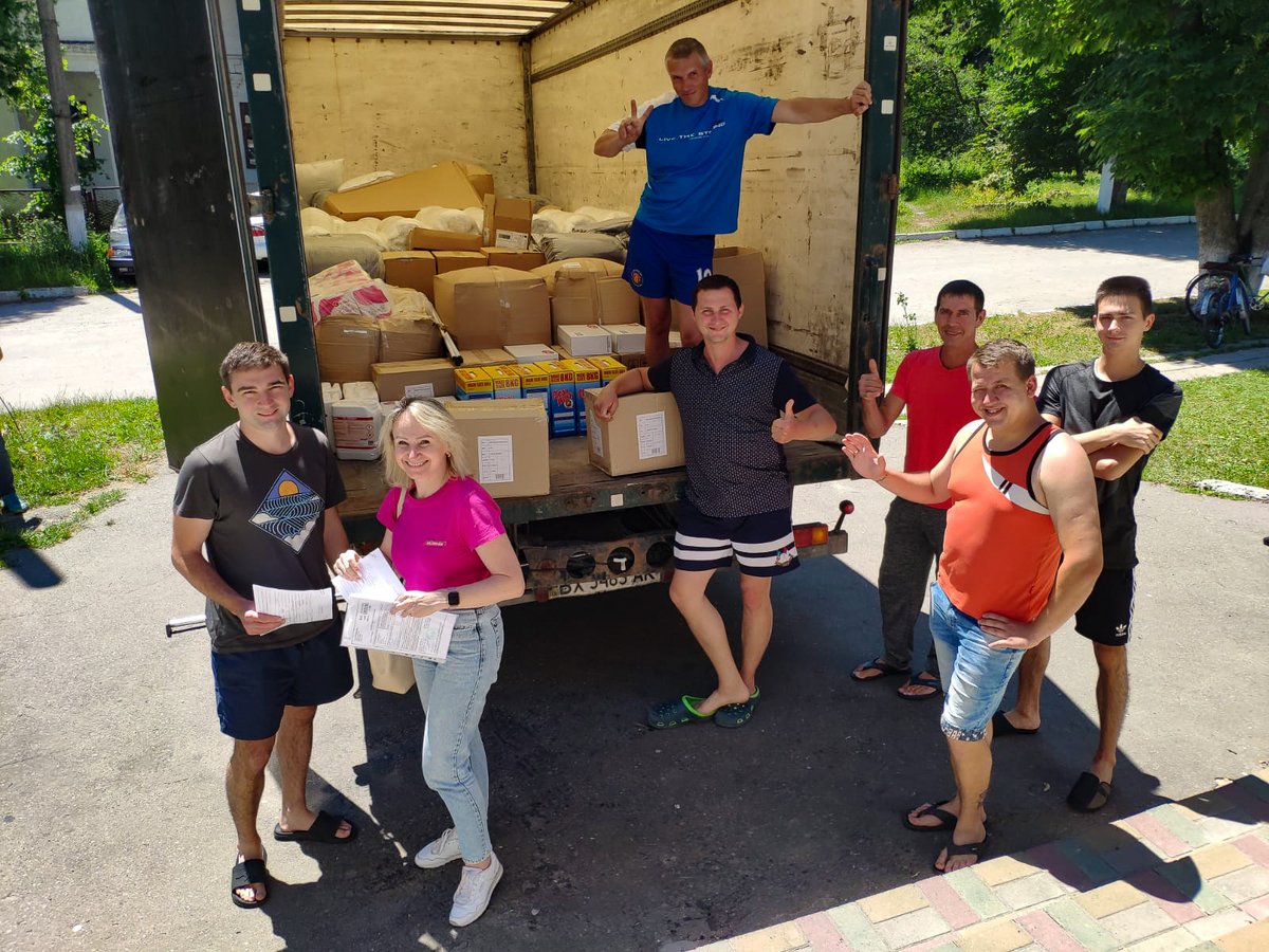 kjmcconville's tweet photo. Some smiles from #Ukraine, despite the terrible situation there. Our joint emergency response trucks are out and about, delivering much-needed humanitarian supplies. https://t.co/zDTfXkdFCg