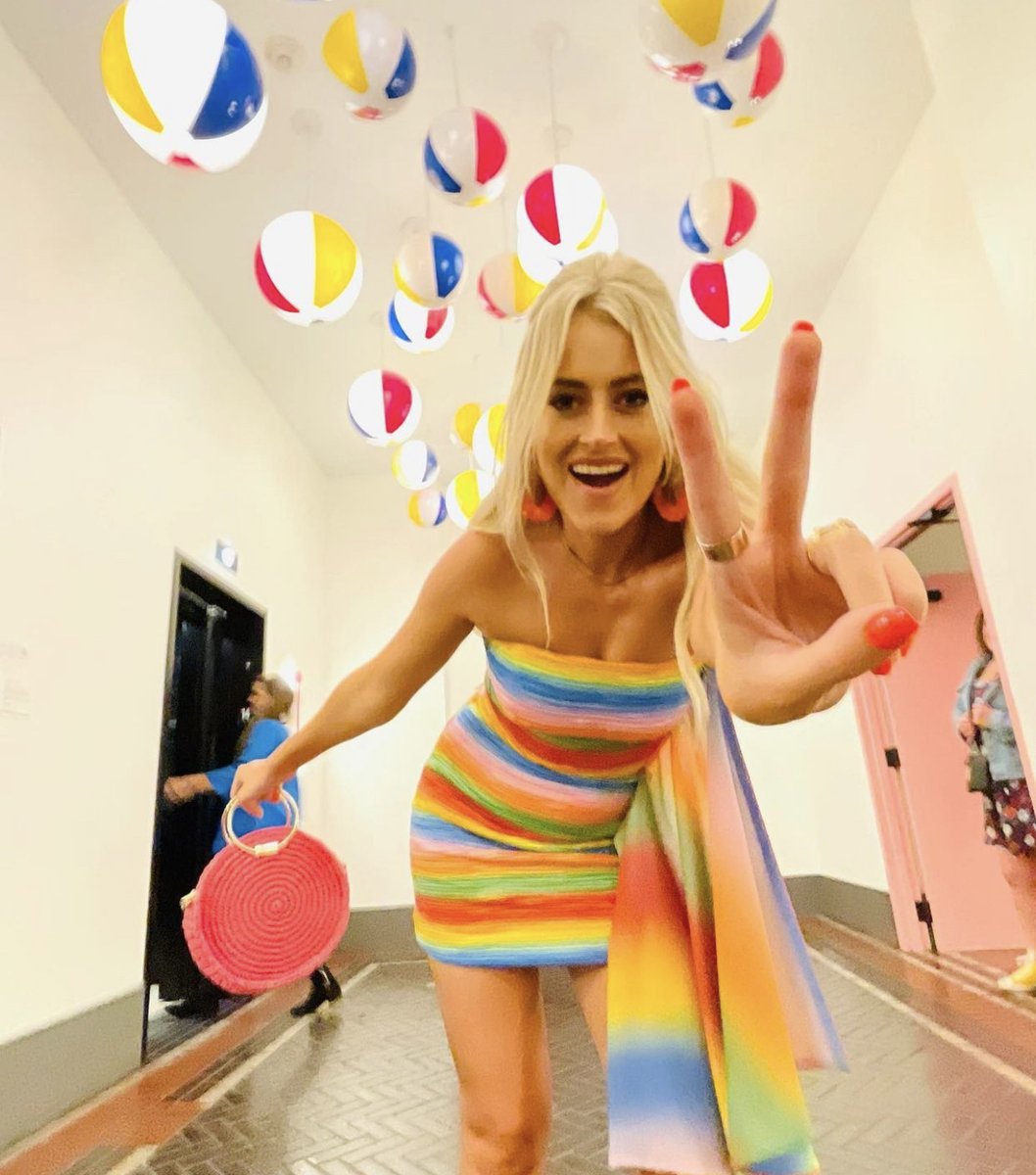 SwiftieChalleng's tweet photo. The #SwiftieChallenge IS ON all month long! #Swifties BUY & STREAM @BrookeEdenMusic to prove how @taylorswift13 has influenced us to SUPPORT WOMEN. Brooke is a 2022 @MusicRow #NextBigThing #LeftYouForMe #ChoosingYou #GotNoChoice #NoShade Help her get her biggest chart numbers! https://t.co/XXls6soJul