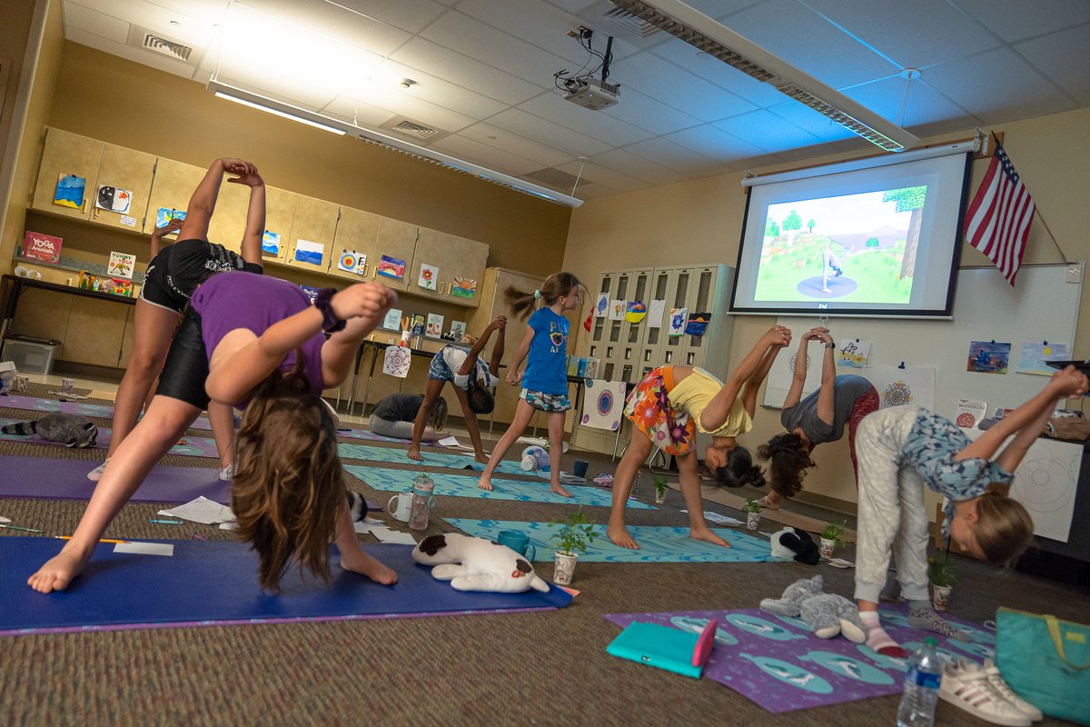 CCSDK12's tweet photo. Yoga, moviemaking, acting, STEAM and more! 🎞🧘🏿♀️🎭🚀
CCSD's Inside Out program has offered students from across the district the chance to learn, grow and pursue their Pathway of Purpose during the summer months!
WATCH: https://t.co/CVTGOihwxA
#CCSDK12 #CCSDSummer https://t.co/yQHgkgv0wl