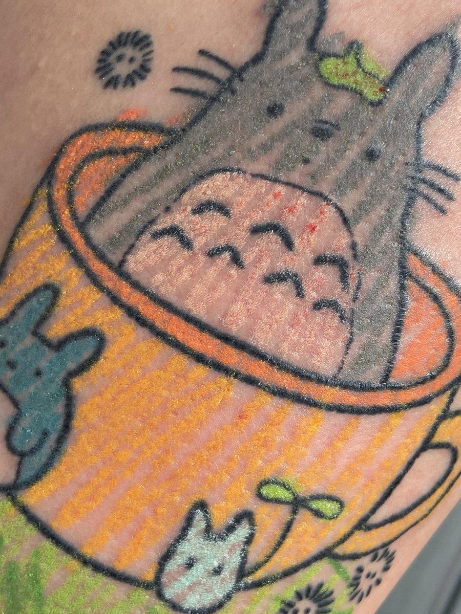 zushikilla's tweet photo. Holi, vengo a hacer mi shameless self promotion 💕 hago tatuajes handpoke de crayoncito bb y tengo horitas para tatuar en SANTIAGO esta semana💕✨ si le das RT lo agradecería mucho, hace una semana me vine a vivir del tatuaje y vivir solita del arte igual aterra jj pero vamokcpue https://t.co/iqIy1NMm1S