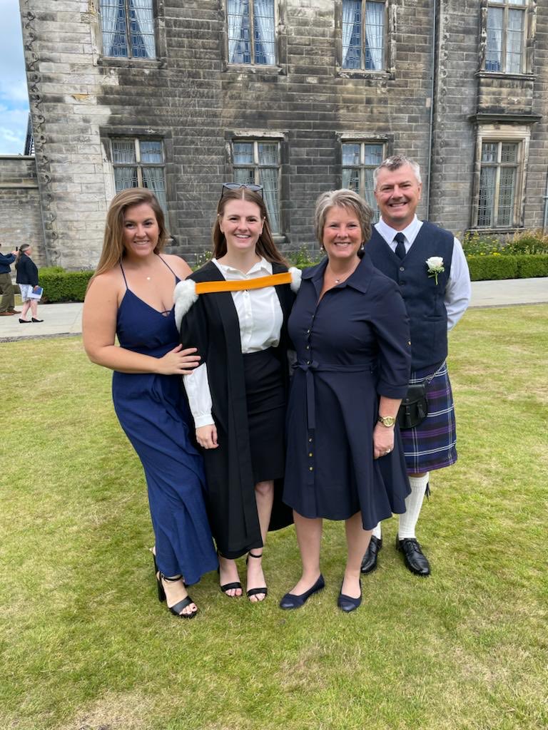 CaitlinSnook's tweet photo. #saintsgraduation https://t.co/mmHTRtybEX