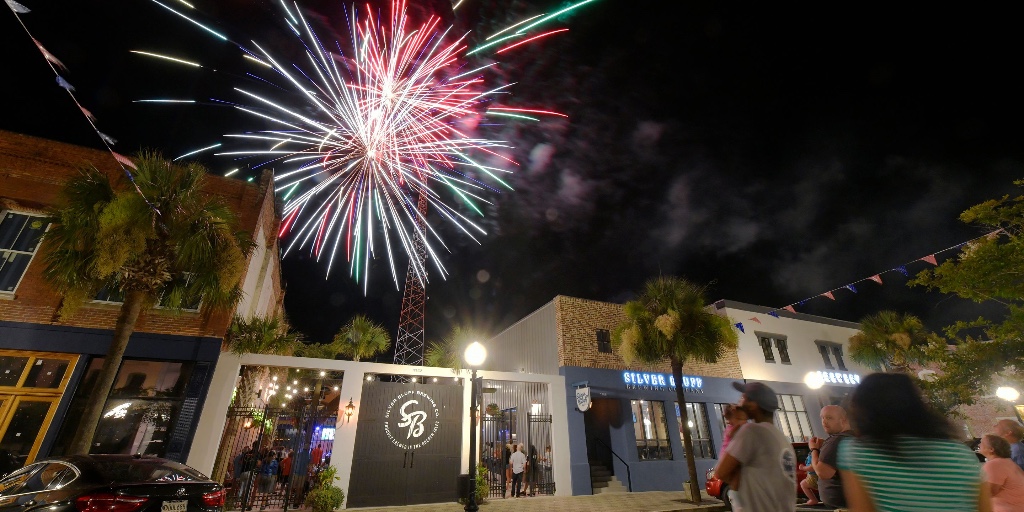 silverbluffbeer's tweet photo. Silver Bluff is turning 2! Join us on Friday for food, drink, music and fireworks!🎆 C. Alexanders Food Truck will be serving delicious fare, a 12 piece band will play from 6-9 pm and fireworks will cap off the party at 9 pm. Special Anniversary glassware will also be available! https://t.co/5iAoVDCo2Q