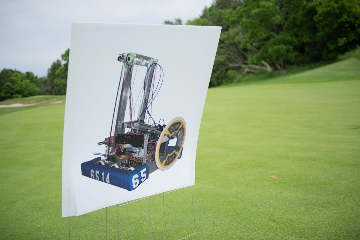 SYNNEX_CANADA's tweet image. Did you know that there are over 670,000 students participating in FIRST Robotics Competitions worldwide? That&apos;s a lot of future scientists, technologists, and engineers! 👀 👏 

#Golf4STEM #FIRSTRoboticsCanada #SupportingSTEM