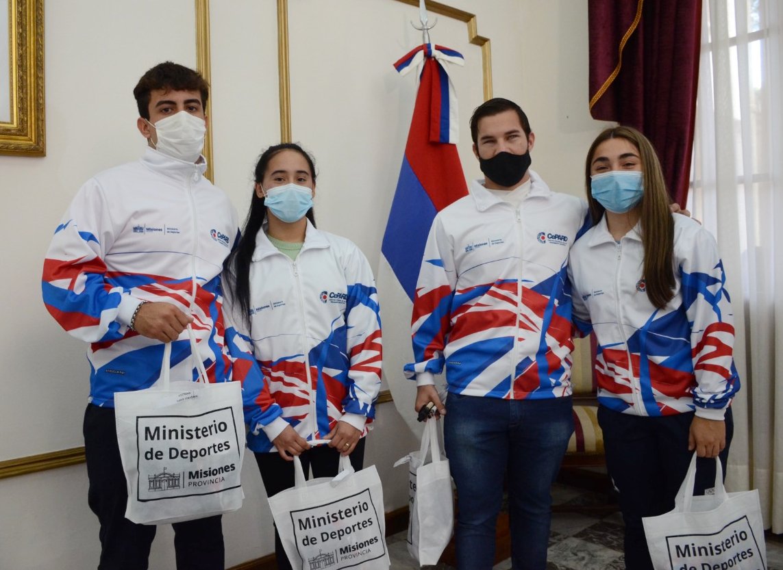 🤝🏼💪🏼 Apoyo y acompañamiento a deportistas de representación. Hoy, en la Casa de Gobierno, se realizó el lanzamiento de las becas deportivas 2022, que estuvo encabezado por el gobernador <a href="/herrerayflia/">Oscar Herrera Ahuad</a> junto al ministro <a href="/Hectorjcorti/">Javier Corti</a> 

➕Info ➡️ deportes.misiones.gob.ar/se-lanzo-el-pr…