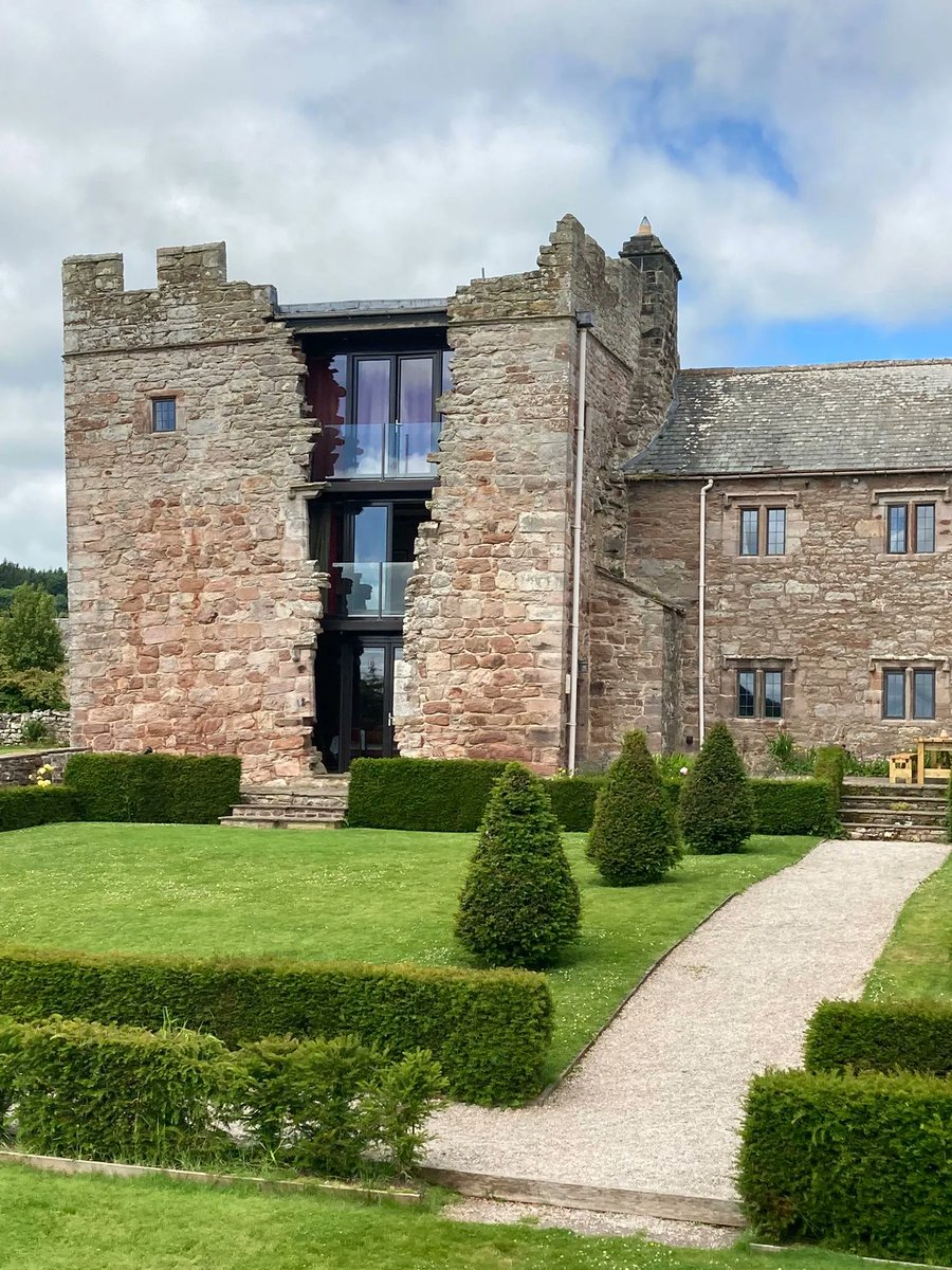 Delivering last week WOW !!!
👍if you can tell me where this hidden gem is.
#slate #delieveries #shoplocal #lakedistrict #handcrated 
buff.ly/3D3AjWD