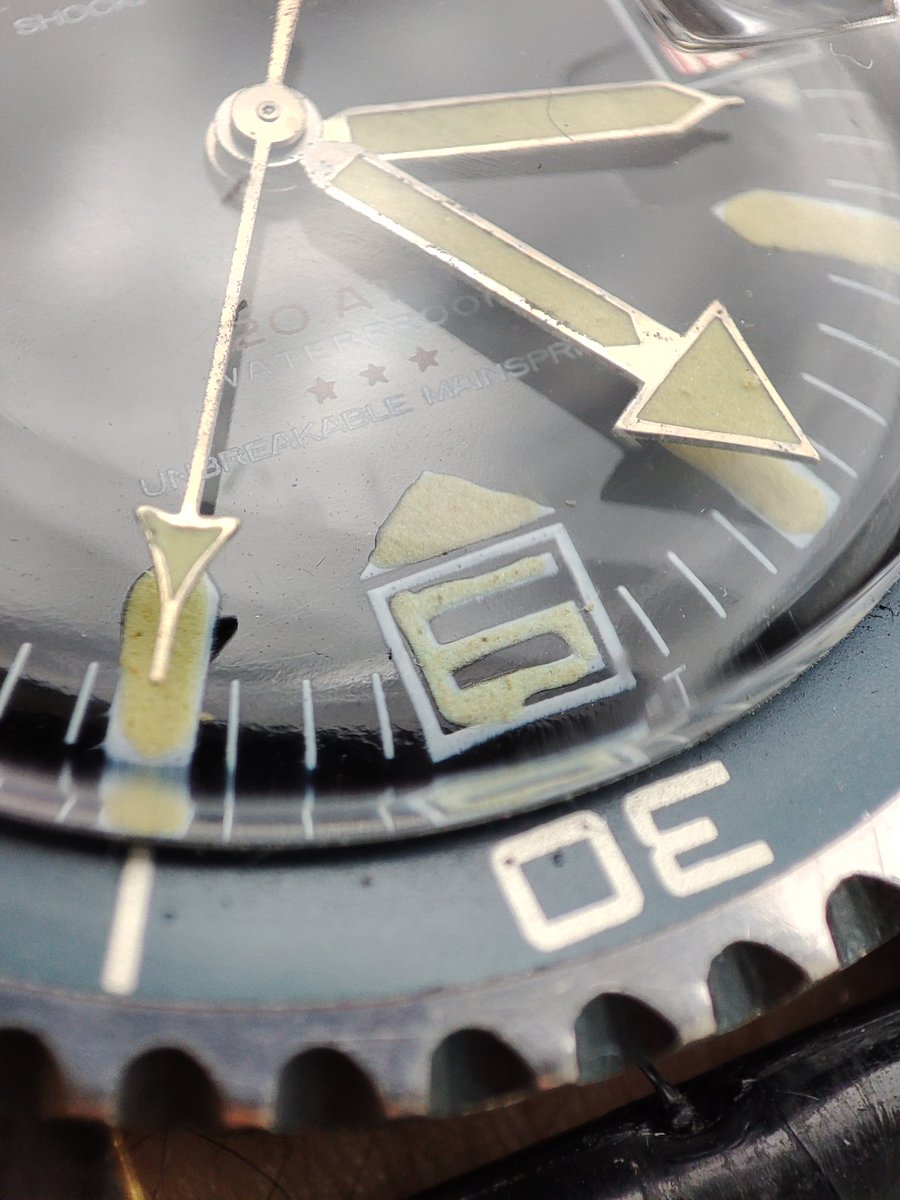 XcellentWatches's tweet photo. 🔥🔥🔥  Allez hop 🎁🔥 je vous fais gagner la   Plongeuse Rendex mécanique 🎁🔥

🔸années 1964/1970 . 
🔸36/38mm.
🔸Tourne parfaitement. 

Seul défaut et pas des moindres: la lunette est collée 😅

🔸Seule consigne: Rt et Follow @BylkusPrime . T.A.S le 04/07/2022 🤞Bonne chance🤞 https://t.co/YtvCBfGWhV