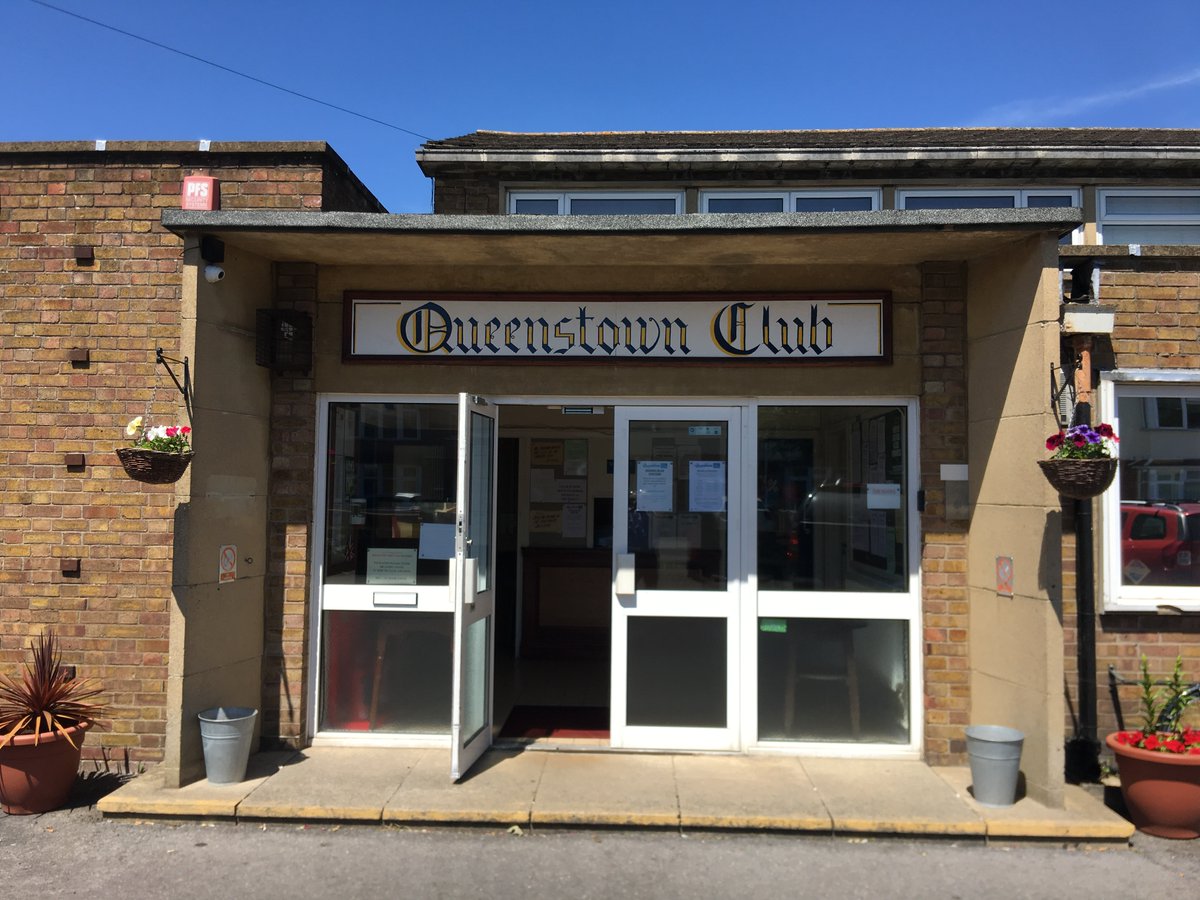 PBA_service's tweet photo. A recent installation at a social club in the centre of swindon. One 15" touchscreen till running our popular Samtouch software with Samtouch cloud back office software allowing full stock control with commitee members able to remotely access the till from anywhere.
#eposswindon https://t.co/UFkb39fWo0