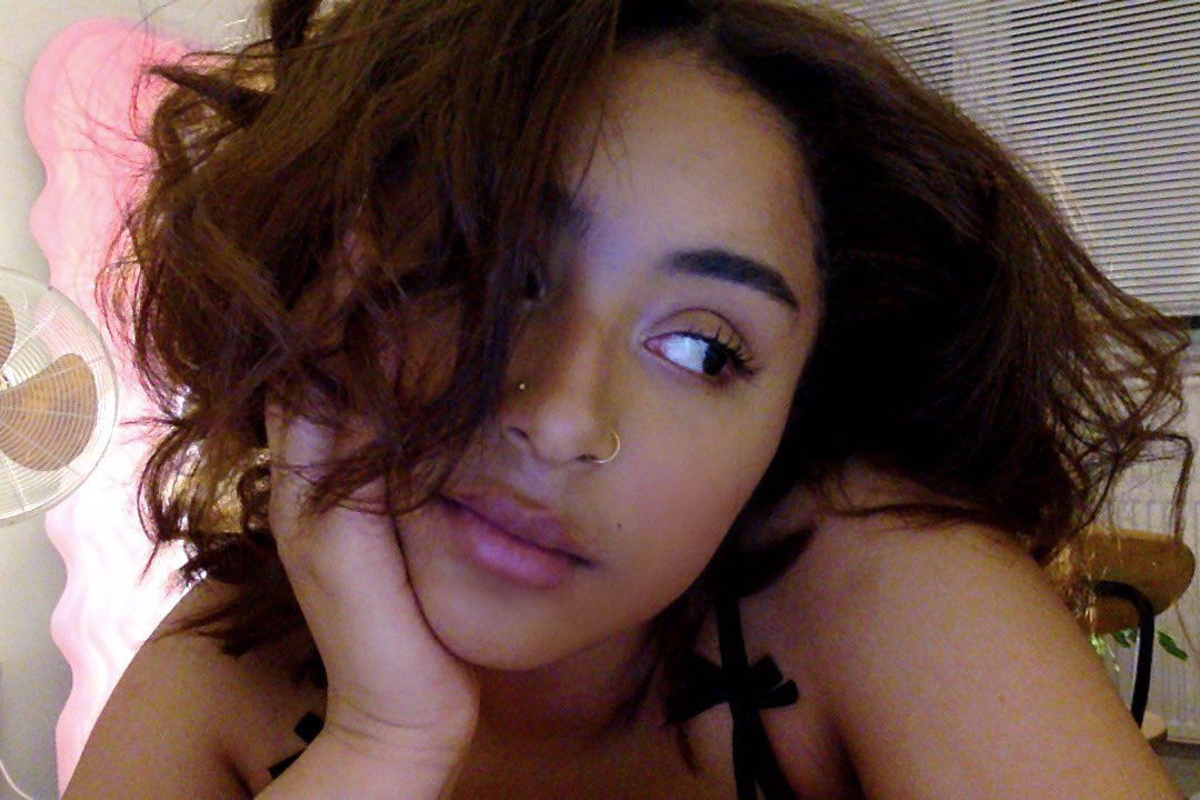 slim ebony 🇯🇲🇹🇹 on Twitter: "RT @lilyluvrr: can i wear this to our webcam date?