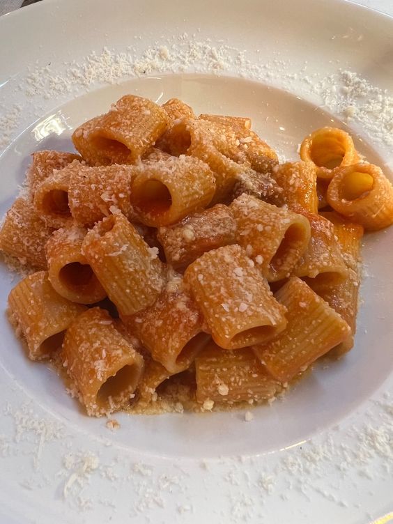 OfficialPLT's tweet photo. Pasta is the best thing in life 😍 https://t.co/vZm7dxO32Q