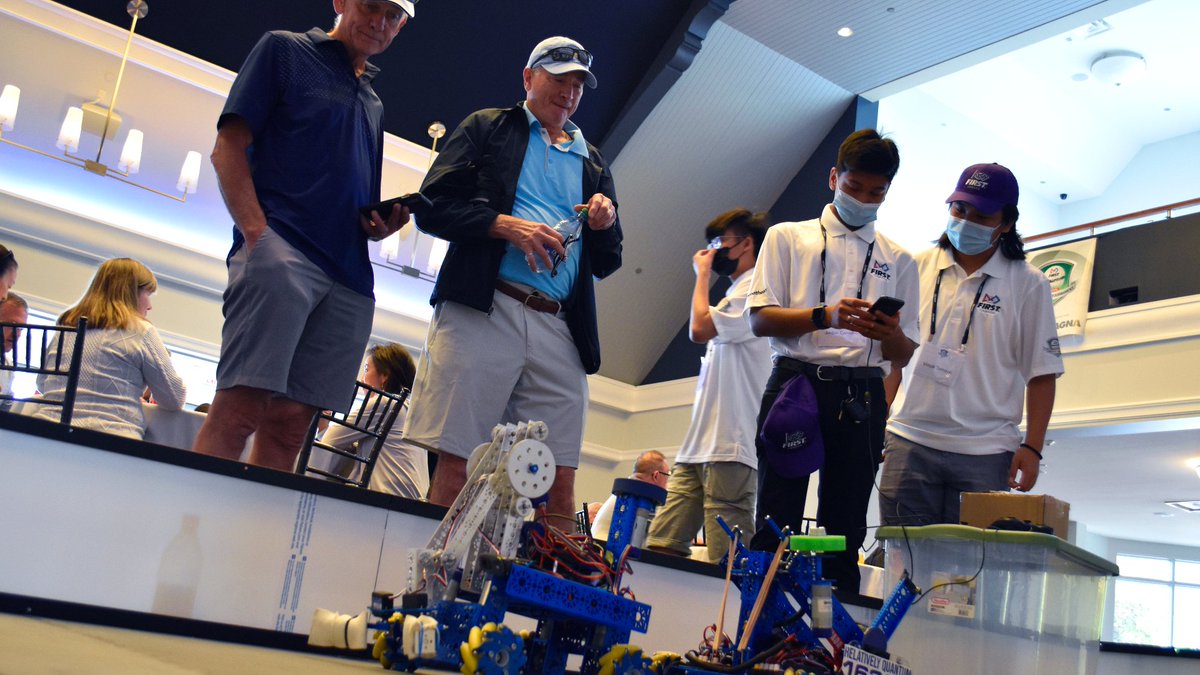 SYNNEX_CANADA's tweet image. Did you know that there are over 670,000 students participating in FIRST Robotics Competitions worldwide? That&apos;s a lot of future scientists, technologists, and engineers! 👀 👏 

#Golf4STEM #FIRSTRoboticsCanada #SupportingSTEM