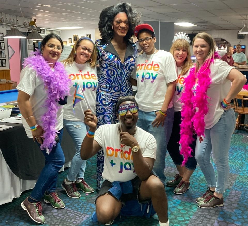 BBBS_TampaBay's tweet photo. Thank you to @Macy's for your support! We are committed to our JEDI values, just like Macy's Pride + Joy initiative. See you at next year's Pride Bowl!

#BBBS #BigPride #Fundraiser #Macys #PrideMonth #CorporateSocialResponsibility https://t.co/nrK0NedjQ0