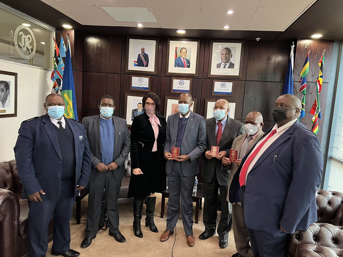 SADC_News's tweet photo. Today was the handover of the machine readable SADC Laissez Passer to the Secretariat. The Hon. Anna Maria Mokgethi, Minister of Labour &amp; Home Affairs of Botswana delivered the first passports, which were received by @EliasMagosi

@BWGovernment https://t.co/0yEcteoHq6