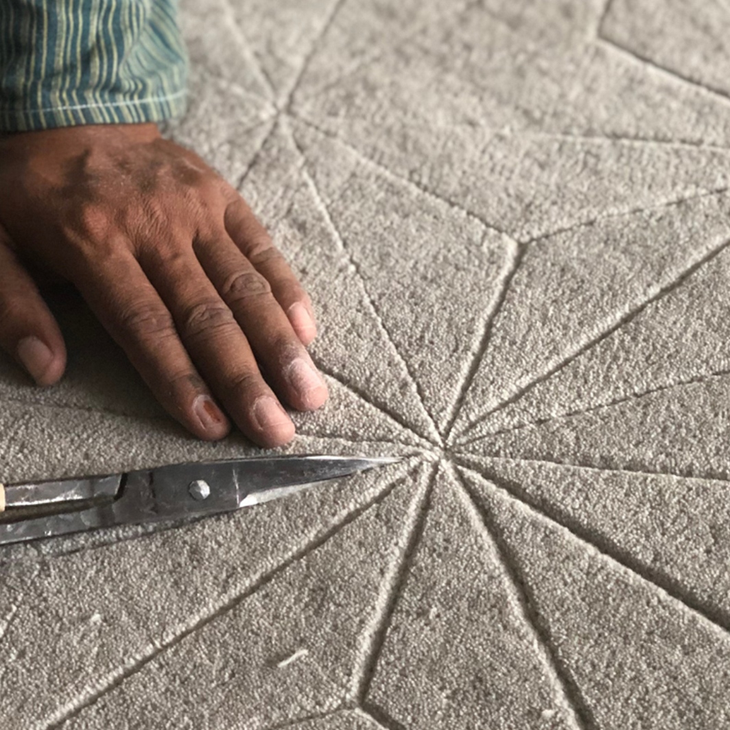 FishpoolsUK's tweet image. Have you seen our luxury bespoke rugs? Crafted to fit your exact requirements, you can choose from a wide range of colours, patterns and sizes until you find the design that perfectly compliments the interiors of your home!