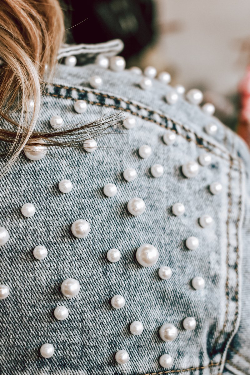 strutbridal's tweet image. Going from Miss to MRS. One of the most life changing moment! 💓 Additional Jacket styles can be customized for FREE. ⁠😍 #bridaljeanjacket #bridaljacket #customizedjacket #bridesmaidsjacket #customieddenimjacket #bridalpartyjacket #customjacket #personalizedjeanjacket