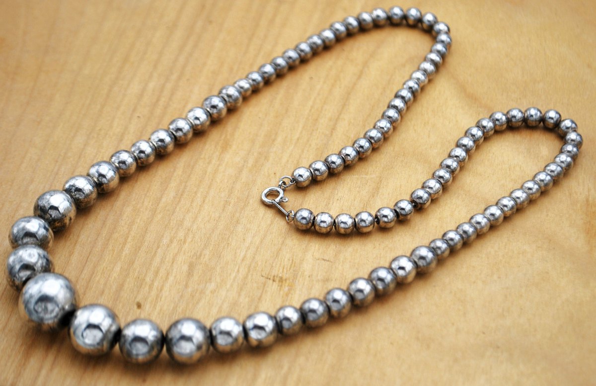 serendipitytrea's tweet photo. Graduated Sterling silver Ball Bead Necklace on silver chain Bench bead 25 inches long 40 grams southwestern #SterlingBallBead #GraduatedBead
$175.0
➤ https://t.co/8IY2eXsK18 https://t.co/kN2a50pbCD