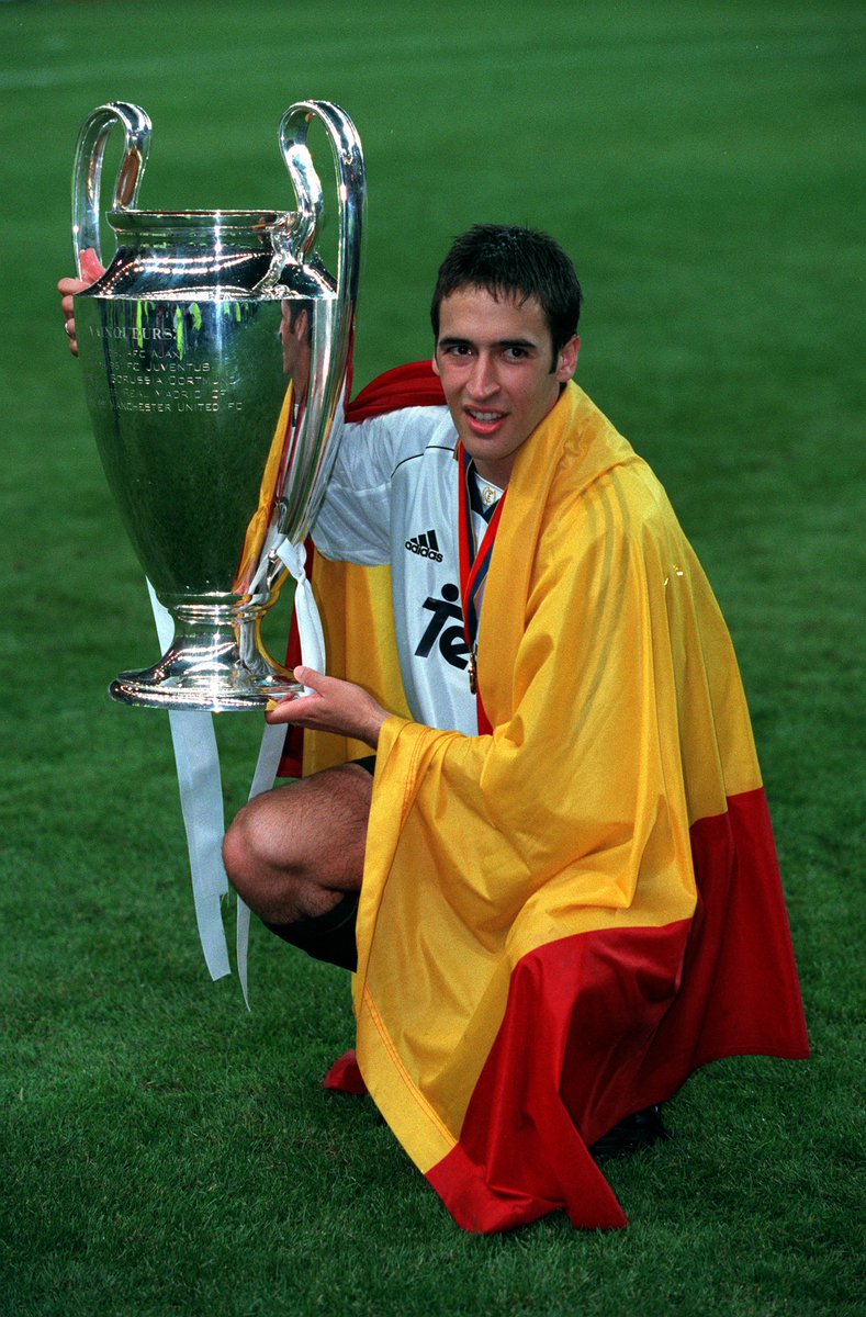 MadridSports_'s tweet photo. 🎂🥳 ¡Felices 45, leyenda! 

🏆 @RaulGonzalez https://t.co/cH3OXk81If