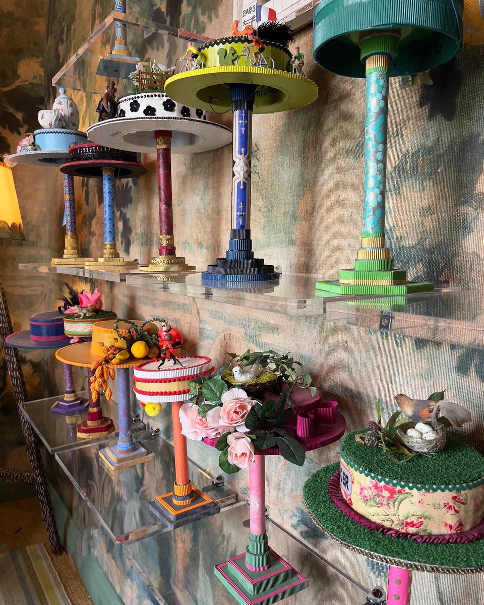 MartynWhiteLDN's tweet photo. It is the final week of the @designcentrech’s WOW!house. Another favourite interior comes from the talented duo Kit Kemp and Minnie Kemp. You cannot help but feel happy and positive from the very first step of walking into this room. #wowhouse #interiordesign https://t.co/yQmymFsqxv