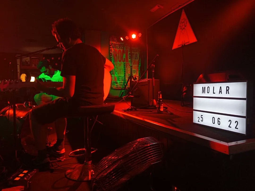 furiamolar's tweet photo. MÁS FOTOS DE MOLAR TOCANDO EN JAÉN https://t.co/qoyl9B4Uez