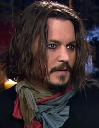 johnny depp eyeliner. that’s it. that’s the tweet.