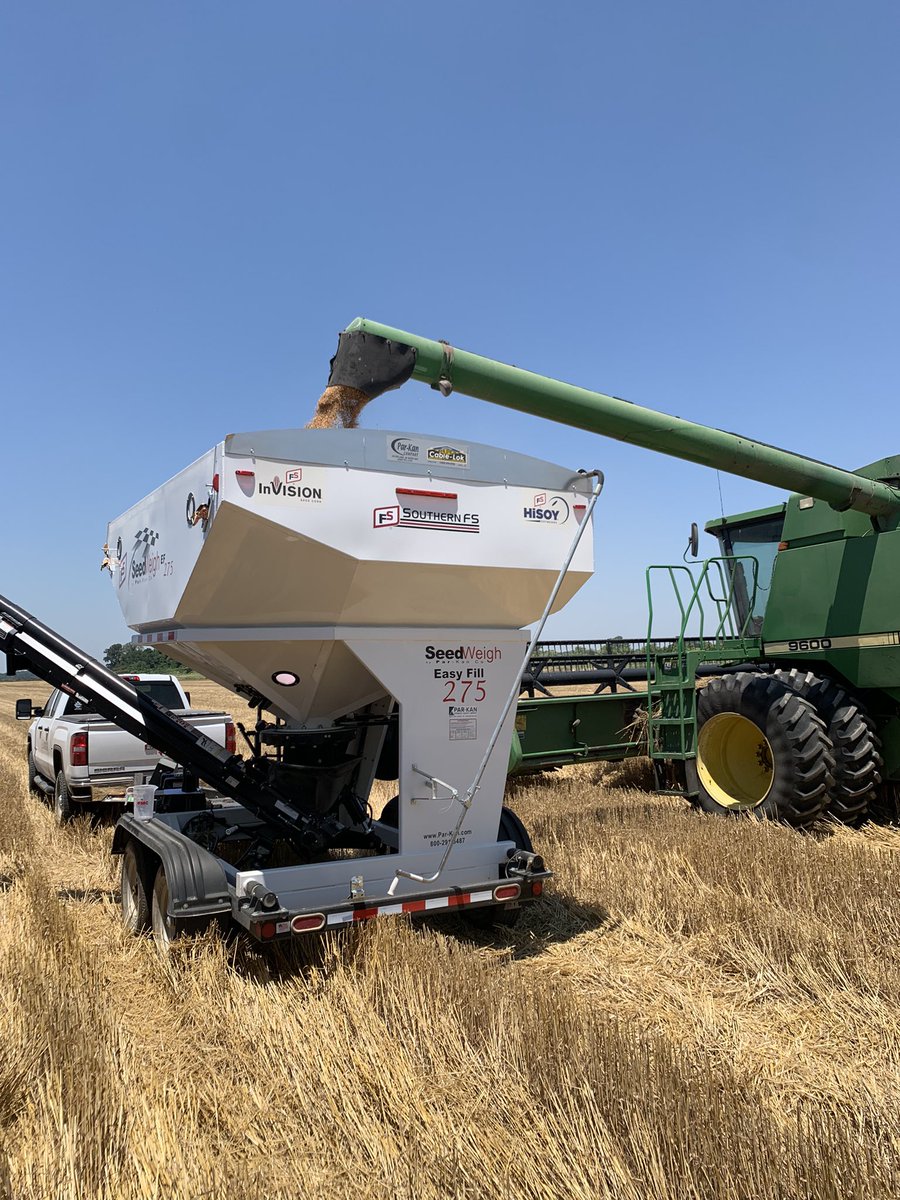 larryhelm4's tweet photo. Cut the FS InSPIRE wheat field last week, got I nice shower over the weekend and time to plant that FS HiSoy soybean plot this morning. Excellent weather for this today. @sfsagro @Southern_FS @A_A_RonHenry @InVISION_HiSOY @plant2022 https://t.co/jqooD71YZ0