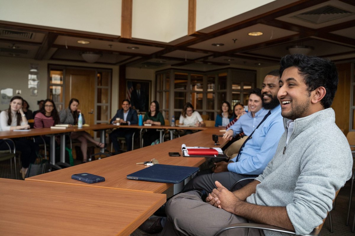 Happening tomorrow at 2 pm ET! <a href="/DukeSanford/">Sanford School of Public Policy</a> will host a free info session on its new Executive Education Program on #CSR.

💻 Register here: duke.zoom.us/webinar/regist…

📝 More info: execed.sanford.duke.edu/blog/marketing…