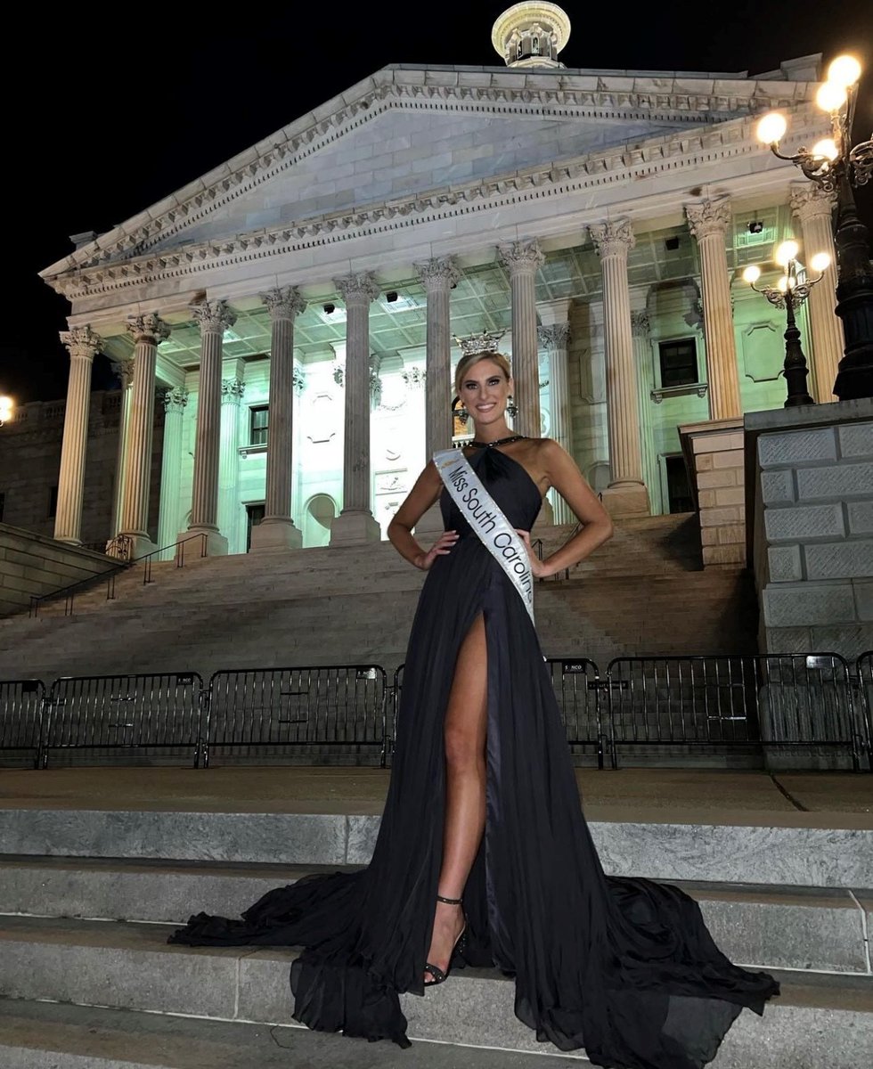 hallschophouse's tweet photo. Congrats to our very own Jill Dudley, crowned Miss South Carolina 2022 this weekend! Jill joined our Halls Chophouse Columbia team as a server last year. Our entire Hall Management Group family is proud of you and we look forward to cheering you on in the Miss America pageant! https://t.co/6FlJw2Tai0