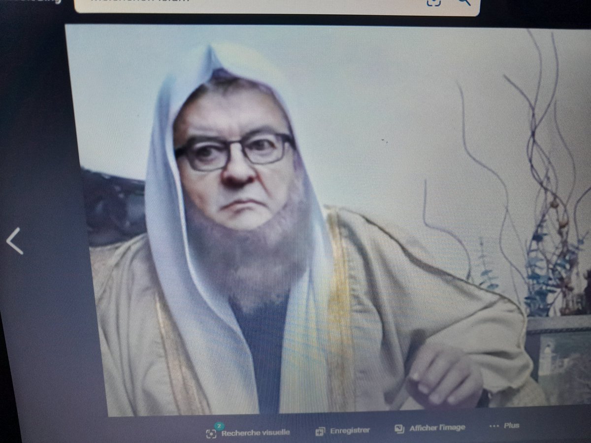 Marcoupollos's tweet photo. @ToToX_42 @ChritelleMarqu1 @franceinter @AQuatennens Melanchon islamogauchistes  immigrationiste qui défilé avec les islamistes qui on tué des centaines de français. Non merci https://t.co/wto2PobgkA