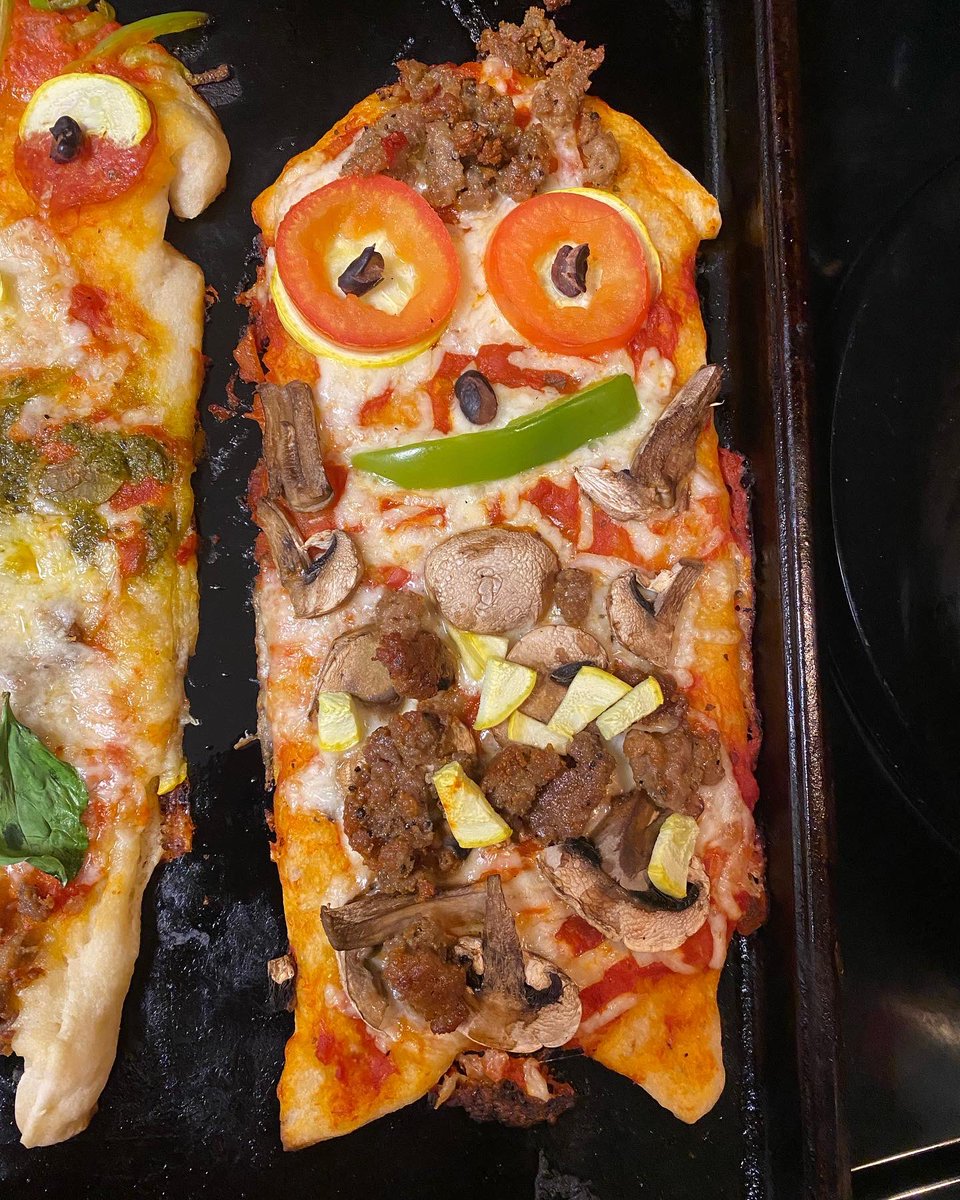 SDben5's tweet photo. Minions pizza fun! @HelloFresh #HelloFreshMinions #Contest https://t.co/QJ2YGIS8a9