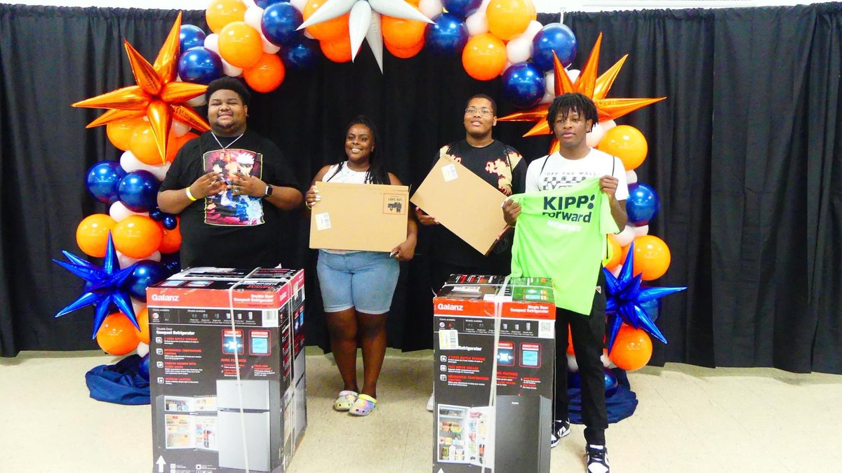 KimDurham1908's tweet image. We had an awesome time celebrating our KMCH C/O 22 alumni as they embark on the post-secondary and career pathway that will guide the next phase of their lives. #KIPPForward #KippMemphis #PackingforCollegeParty #BacktoBasics #ToandThrough @AntonioMBurt