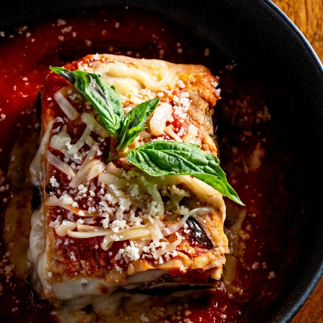 capatostadc's tweet photo. Who wants to eat their lasagna at home? Order pickup online! Link in bio. 🍝
#capatosta #italianrestaurant #dcrestaurants #dcrestaurantscene #dcfoodie #italianfood #freshfood #pasta #lasagna #linkinbio #orderno https://t.co/rnU17a7xsk