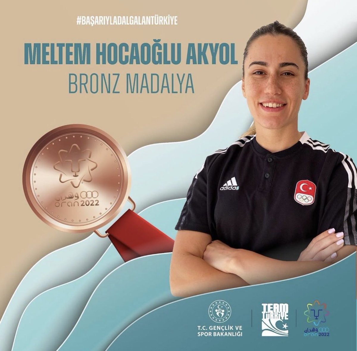 Karateturk's tweet photo. Bir bronz da Meltem'den! 🥉

19. Akdeniz Oyunları'nda karate kadınlar +68kg'da ülkemizi temsil eden Meltem Hocaoğlu Akyol, bronz madalya kazandı.🇹🇷 🥋

@HOCAOGLUMELTEM1 https://t.co/PPHtUHEt2L