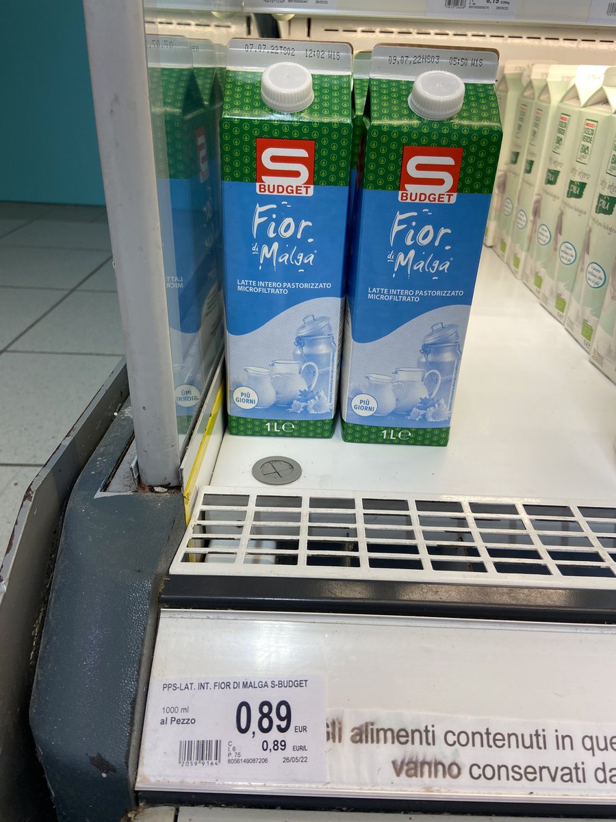 HannesAuer's tweet photo. Wieso kostet österreichische Vollmilch bei Spar in Italien nur 0,89 Euro? Laut Kennung ist es Tirol Milch.

In Österreich kostet die gleiche Milch 1,29 Euro. Das sind rund 45 Prozent mehr.

Das bringt einen schon zum Nachdenken. https://t.co/rktu5QmjEk