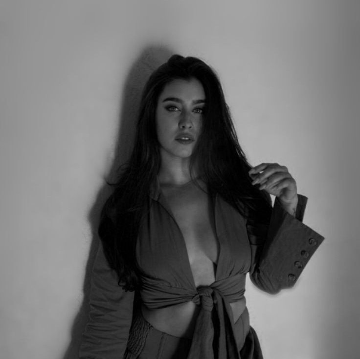 PopStreetBR's tweet photo. Hoje a cantora Lauren Jauregui completa 26 anos. https://t.co/NFO44GjOUs
