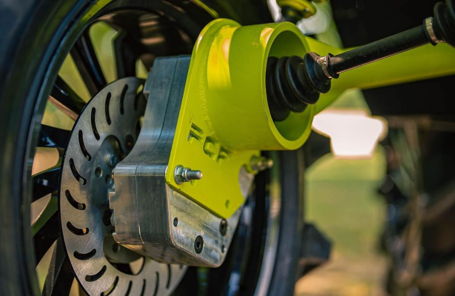 superatvtweet's tweet photo. 😍 Shoooweeee! The big #Outlander is back and @braydon_price is putting it to good use! @pocket_change_fabrication & @robertparker4x4 went all in on this @CanAm with #PCF suspension, an #SATV 6" #GDP portal gear lift kit, #NOS, & so much more! 🤘🤯 #ItllBuff #LetsRide
#superatv https://t.co/QllIlD03xL