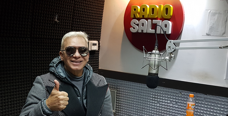 RadioSaltaAM840's tweet photo. #Ahora
Nos visita en #RadioSalta el talentoso @flaviomendoza
Presentará su espectáculo Stravaganza en Salta el 8, 9 y 10 de julio en el estadio Delmi https://t.co/Oew6uVJYYf