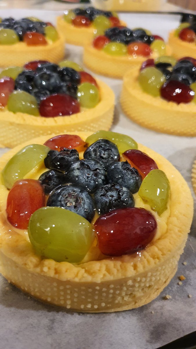 itsminggu's tweet photo. It's 12.10am......goodnight..... #fruitstart https://t.co/VhgP13fORK