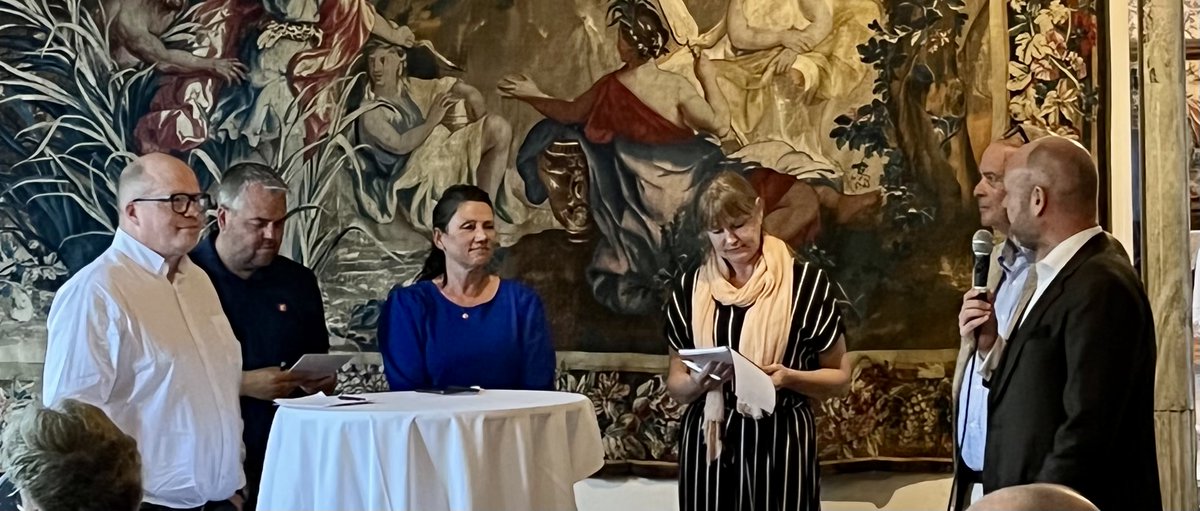 annkytr's tweet photo. "Ikke vis meg verdiene dine-vis meg budsjettene".  @kjolmoen siterer Biden på #SMB-dagen. Poenget: at vi må satse mer penger på ryggraden i næringslivet; SMBene som utgjør 9 av 10 bedrifter. Uten dem, intent #GrøntSkifte 
@seedforumorg @InnovasjonNorge,
@GreteWold,@roysteffensen https://t.co/e1dFqkF4vC