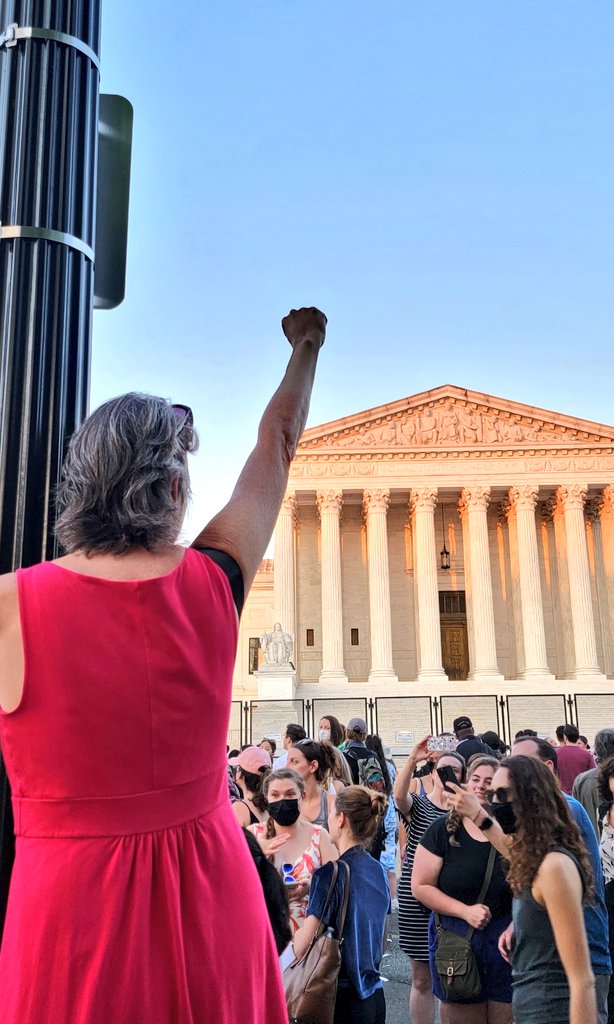 Retratos desde la Suprema Corte de Justicia de EUA el viernes pasado #RoeVWade
