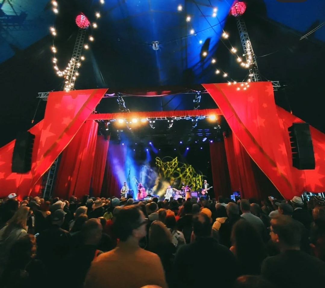 Acoustic Tent Glastonbury was the place to be xx <a href="/hothouseflowers/">hothouseflowers</a>