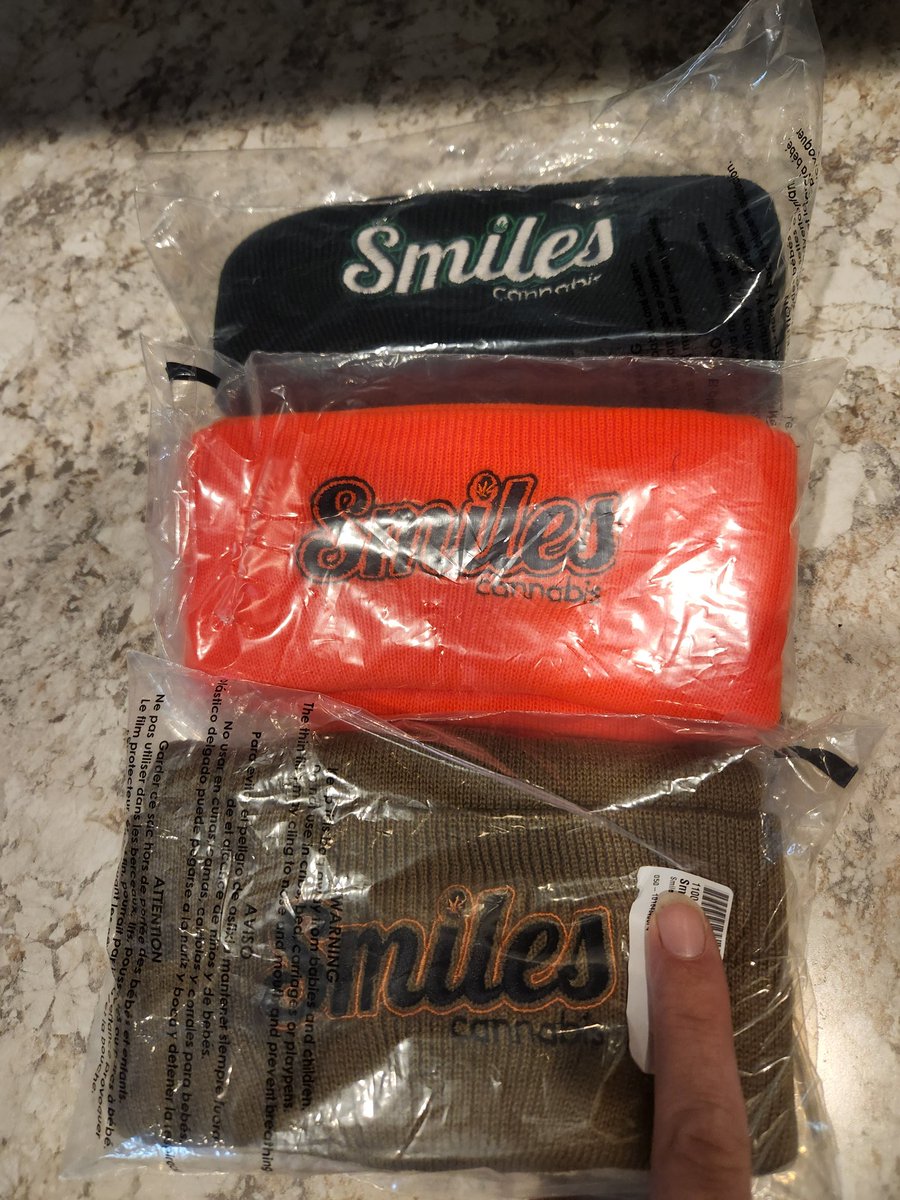 Good morning! What a day to be alive! 🎉🎉the GIVEAWAY stream is TODAY!! @ 1:00-5:30pm PST!🎉🎉 I'll be streaming some dying light 2 and apex.  And then I plan to raid into JuniperPersephone for her VERY FIRST twitch stream. 🙌🙌🙌 Some chill vibes and good times today :)