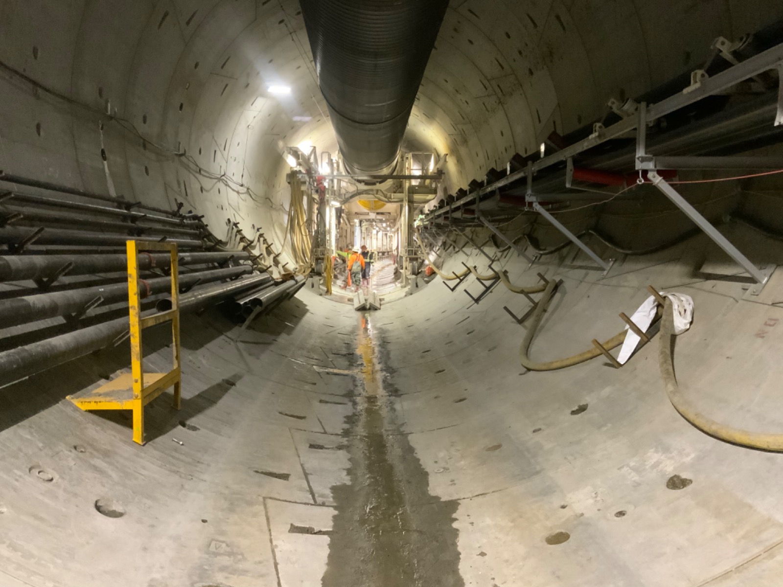 Aura' and 'Iris' get ready to dig subway tunnels - Beverly Press